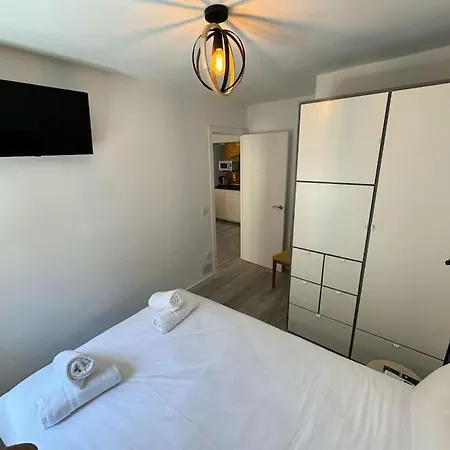 Shelter In - C1 Apartment *